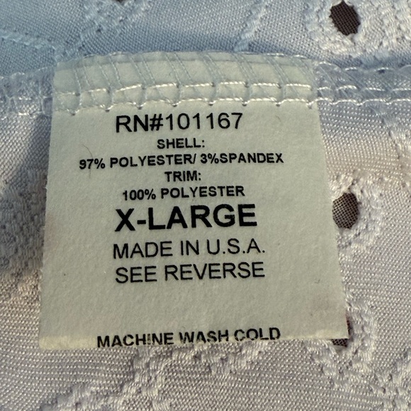 🆕LISTING🆕 Pebble and Stone eyelet cap sleeve blouse with peek-a-boo back - Picture 6 of 8